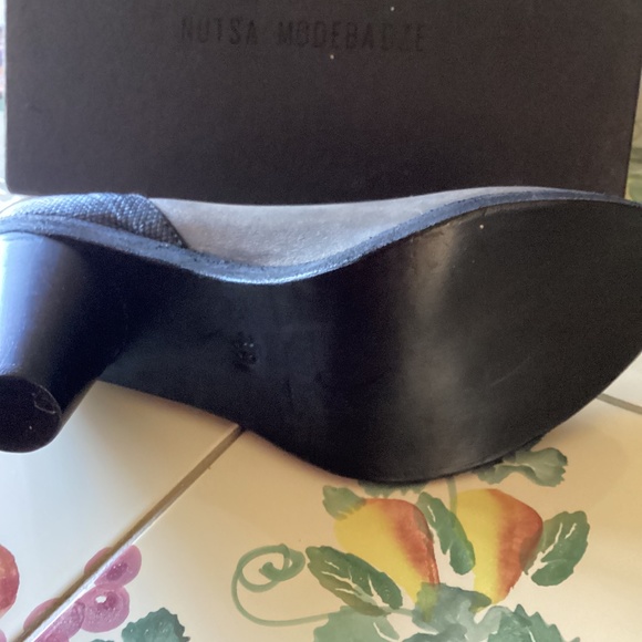 Gray pump - Picture 2 of 5